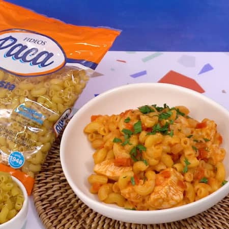 Coditos con pollo y mozzarella