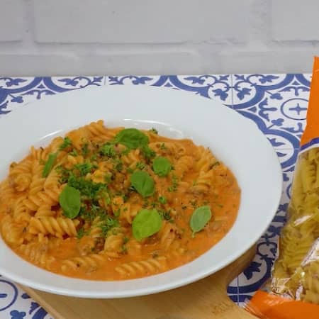 Fideos cremosos